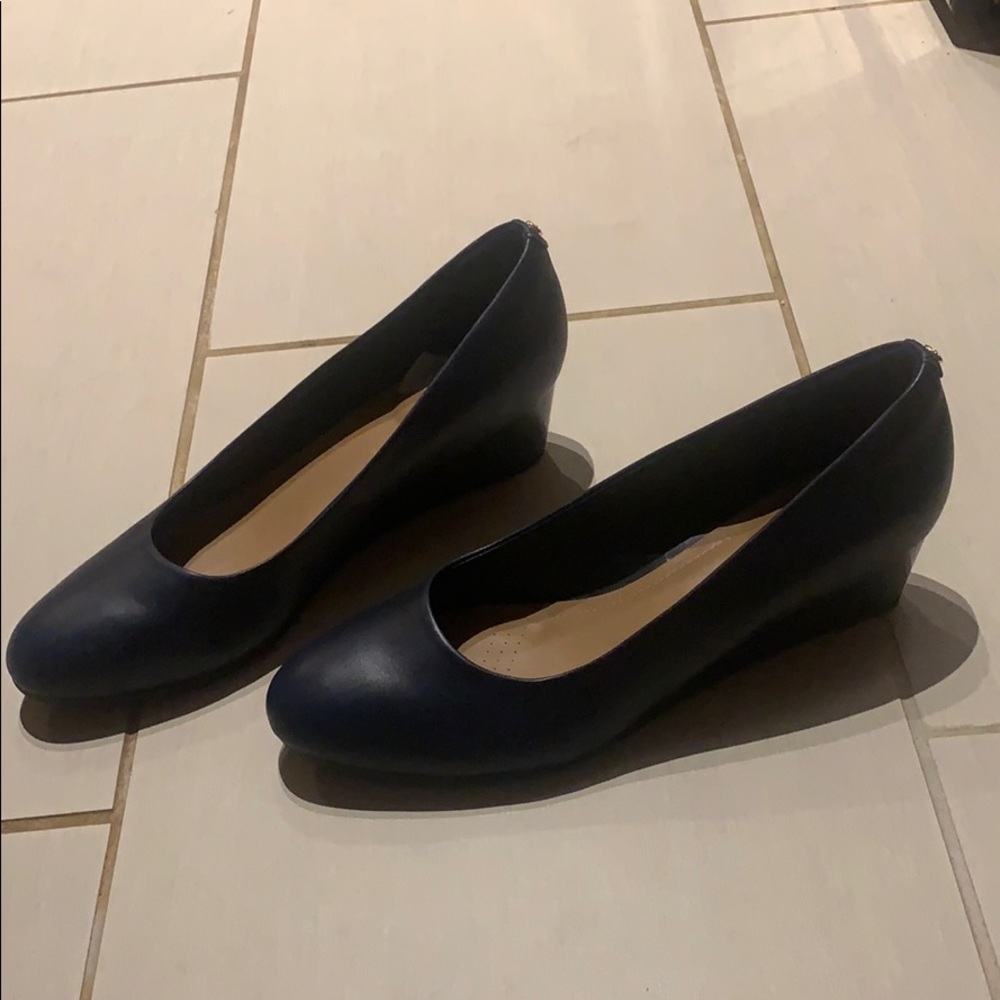 NWT Navy Leather Clarks Size 10 Wedge Heels
